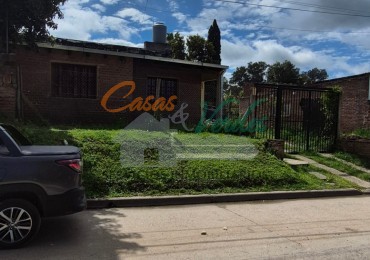 Venta, casa 2 dorm , amplii espacio verde en Avda Lonne