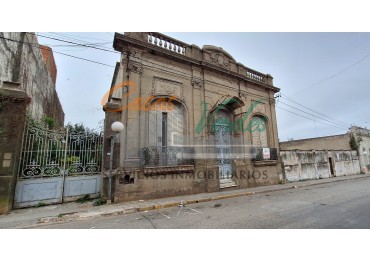 CASA ANTIGUA, la mas importante de Victoria por su antiguedad, medidas, ubicacion, historia..