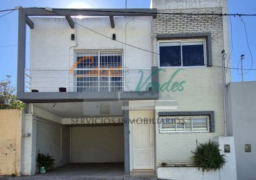 Venta, Casa dos dorm, dos baños, todos los servicios