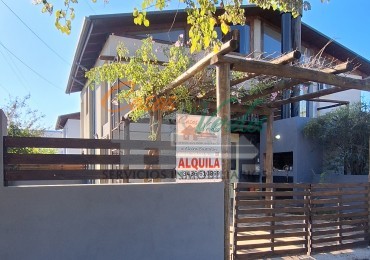 ALQUILER, cabaña zona costanera, 1 dorm, gas natrual, patio.
