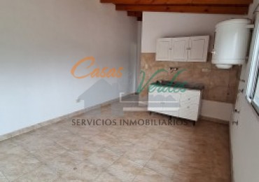 ALQUILER casa 1 dorm en esquina con hermoso terreno